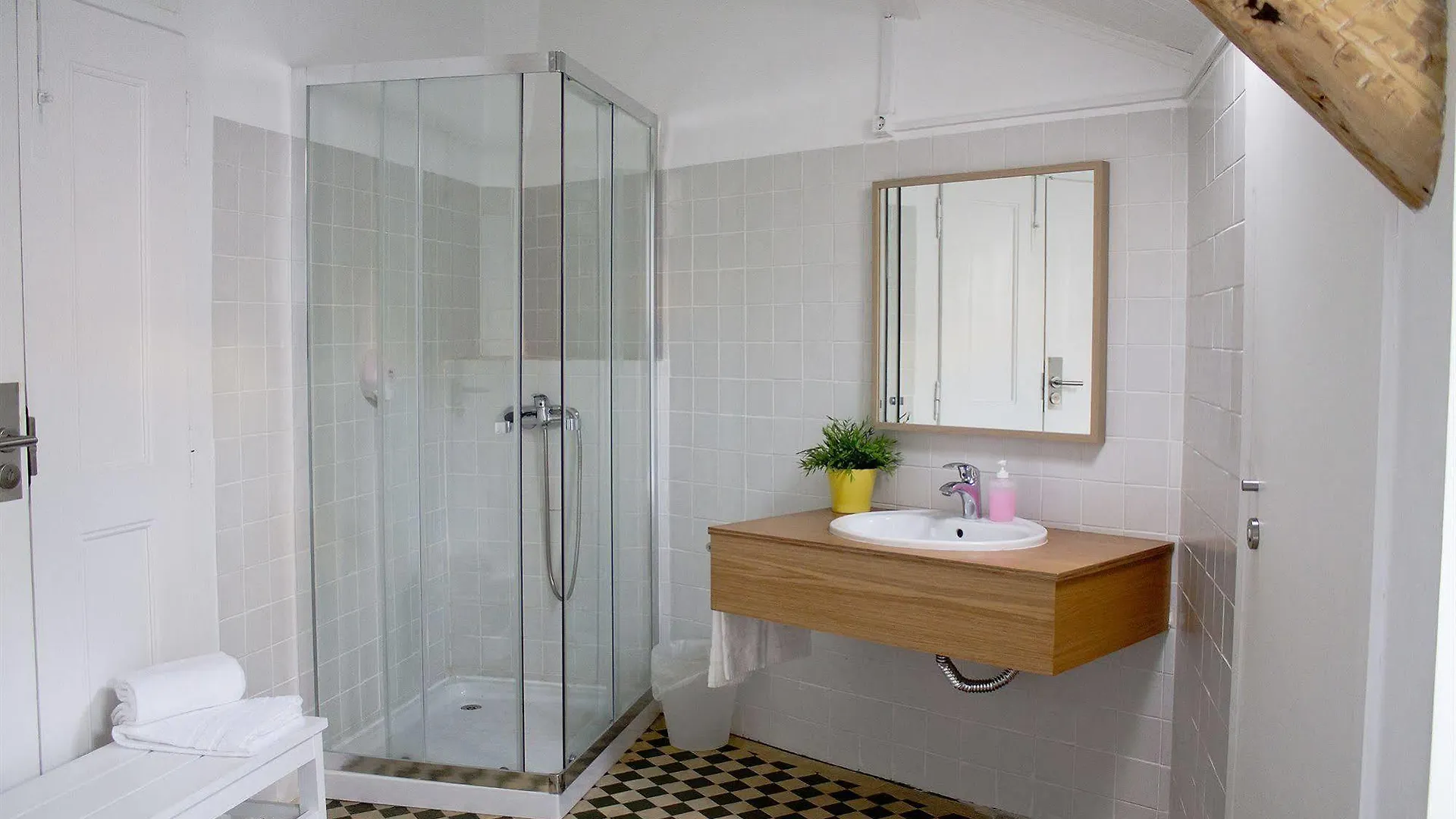 Ww Hostel & Suites Coimbra Portugal